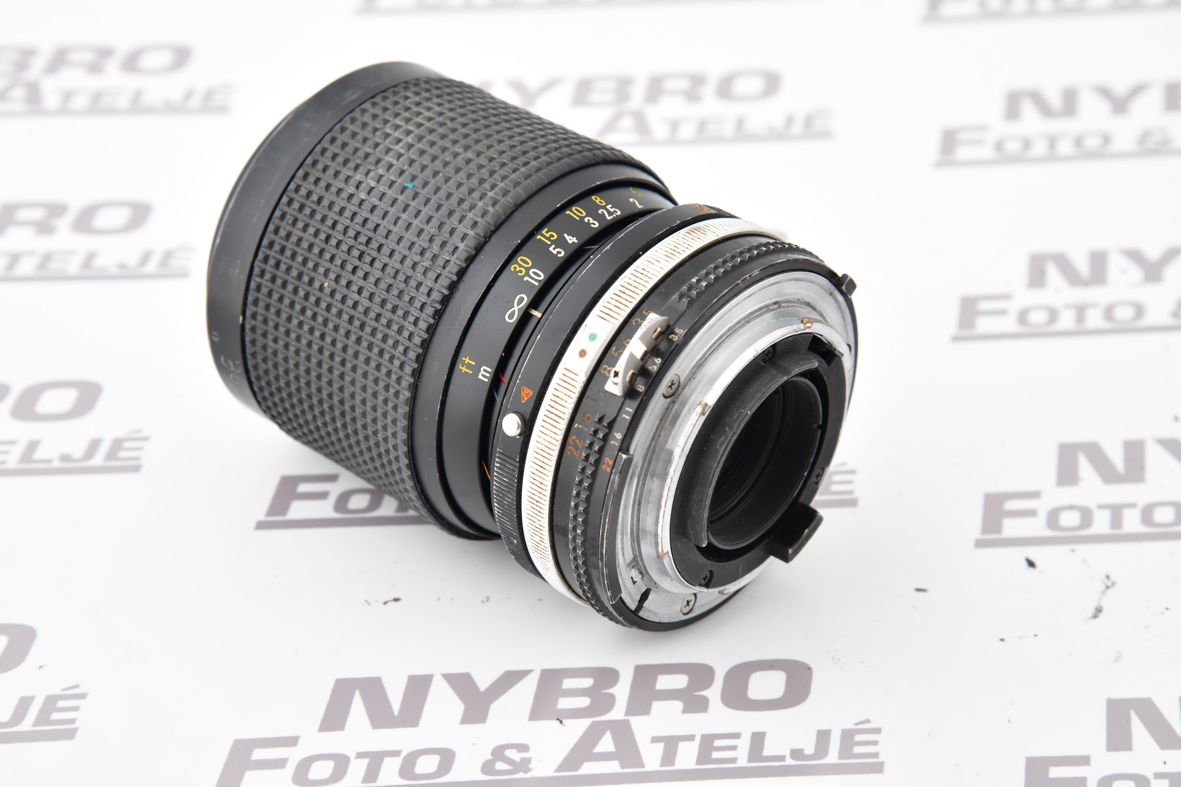 Nikon  Zoom-Nikkor 35-105/3,5-4,5  Ai - 2