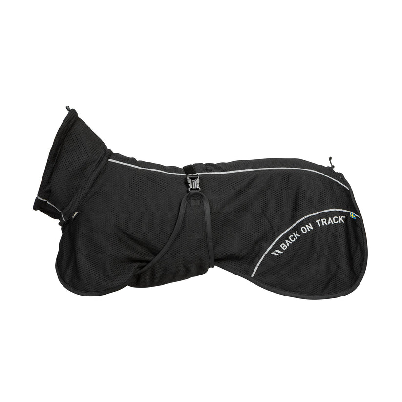 Back on Track Bay Dog Mesh Rug - Black/High Tail Set - welltex