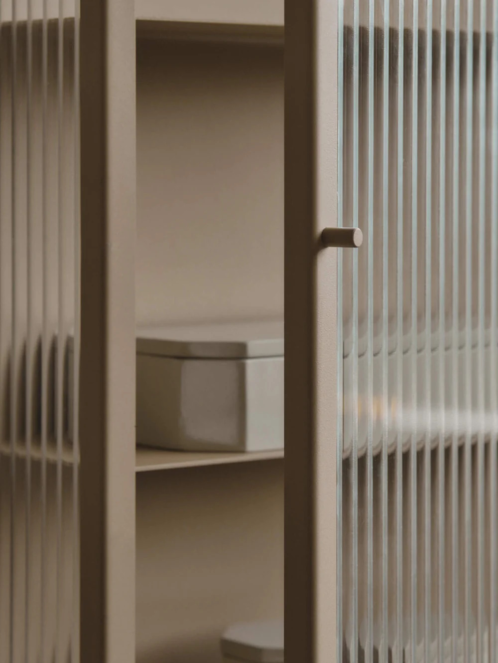 Haze Wall Cabinet Tall Cashmere Ferm Living - 5