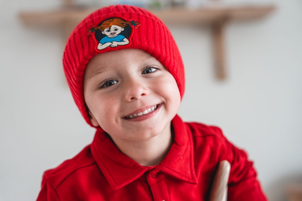 Geggamoja stickad mössa röd Pippi Långstrump - 3
