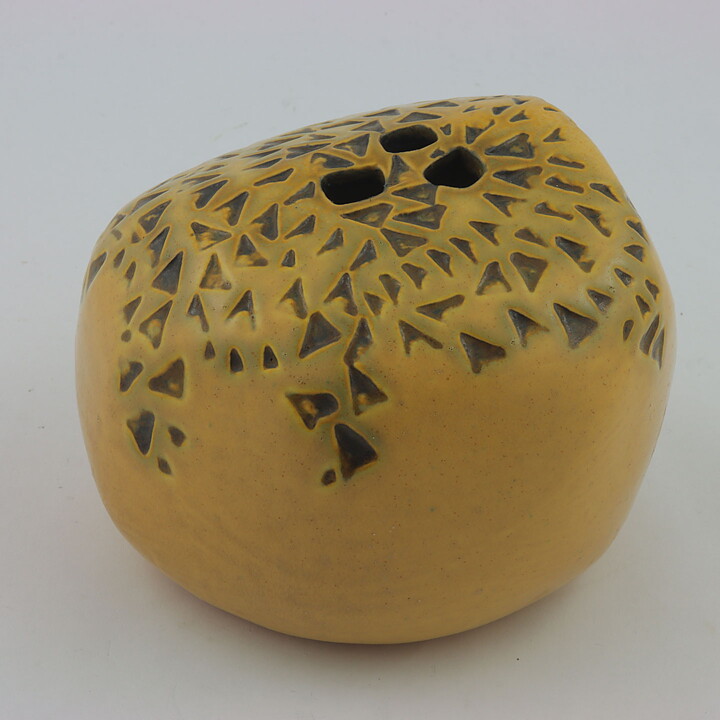 Johnny Rolf (1966) Yellow Flower Stone with Relief Decor 14/10 cm