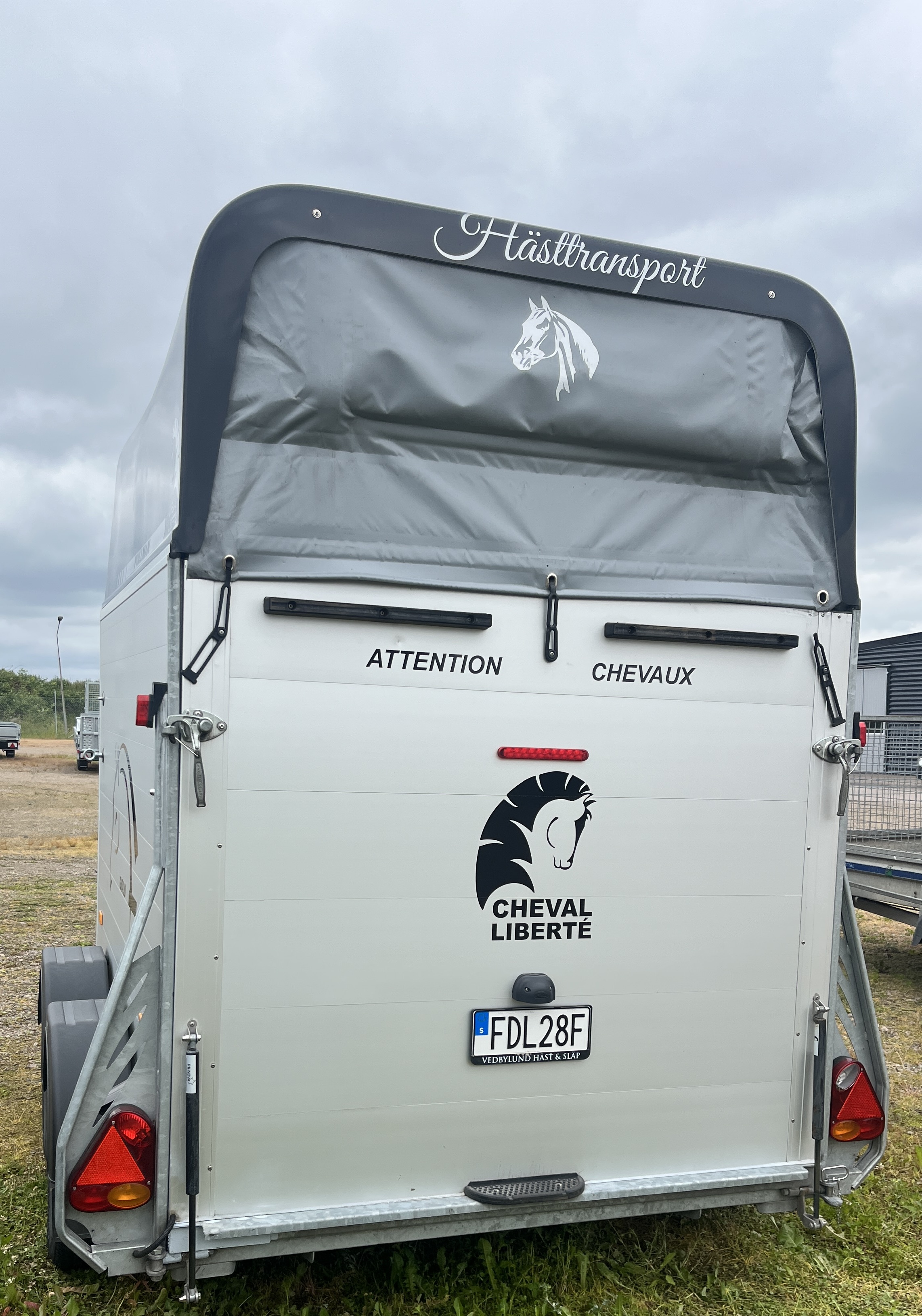 Cheval Liberté Gold 2  FDL28F 77000:- - 5