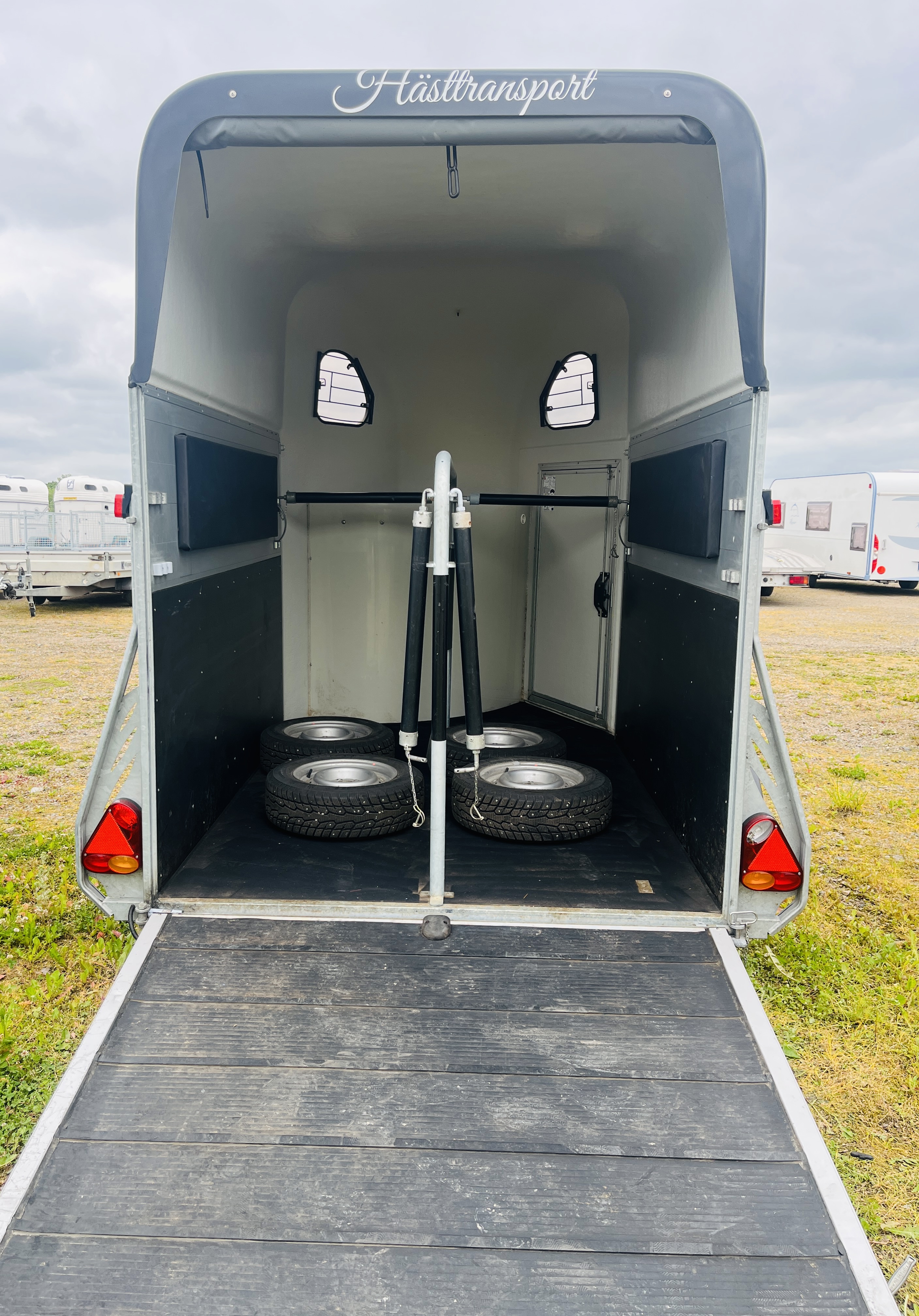 Cheval Liberté Gold 2  FDL28F 77000:- - 6
