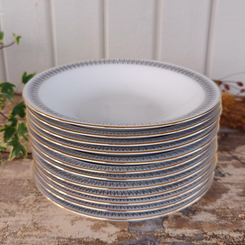 Tolv Djupa tallrikar - 2