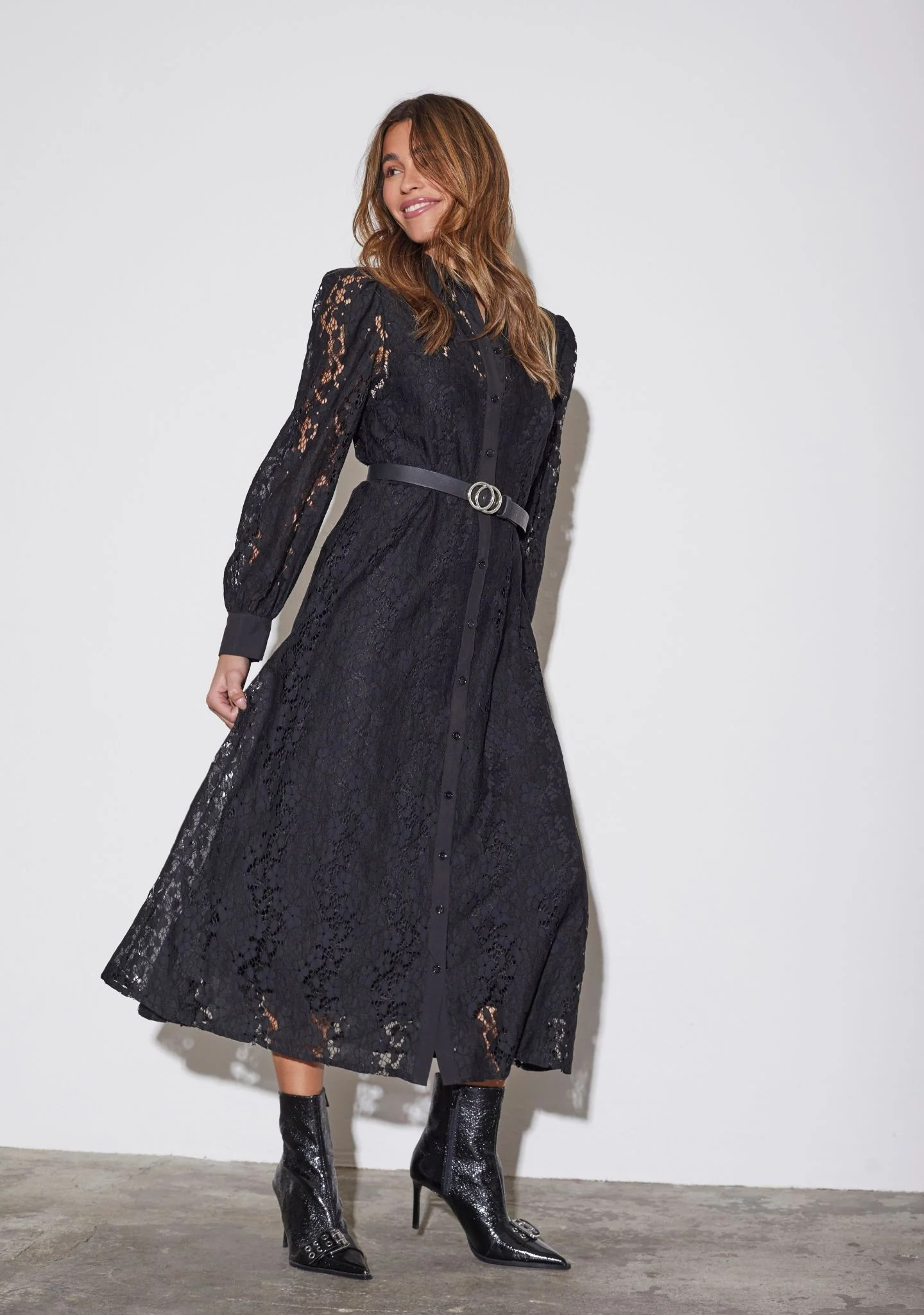 Kimie Lace Dress - Stl. S - Isay