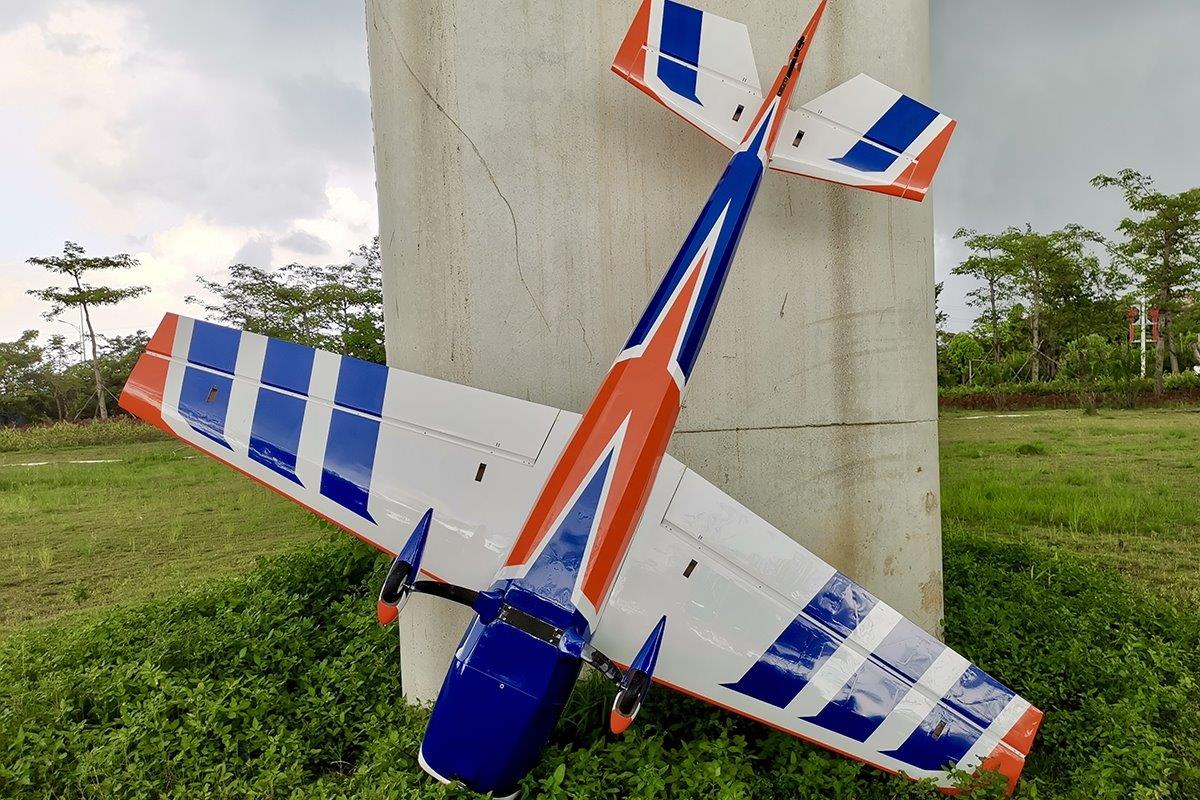 Extreme Flight 125tum Extra 300 V4 Plus (2 cyl.) - Orange/White 3,35m - 2