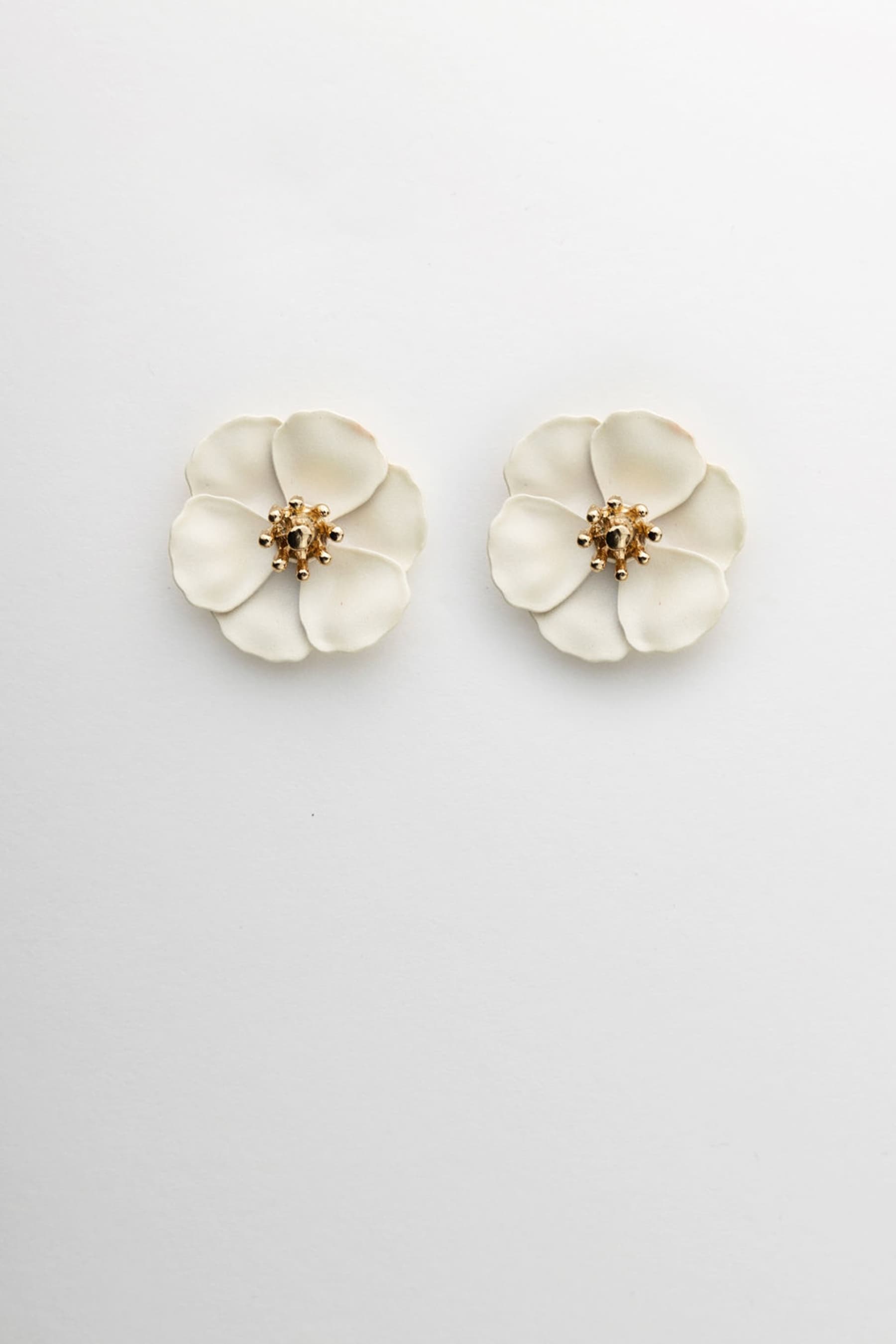 Flower Small Earrings Light Butter Yellow