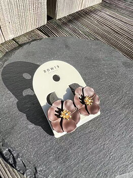 BOW19 Flower Small Earring Dark Brown - Clip on -