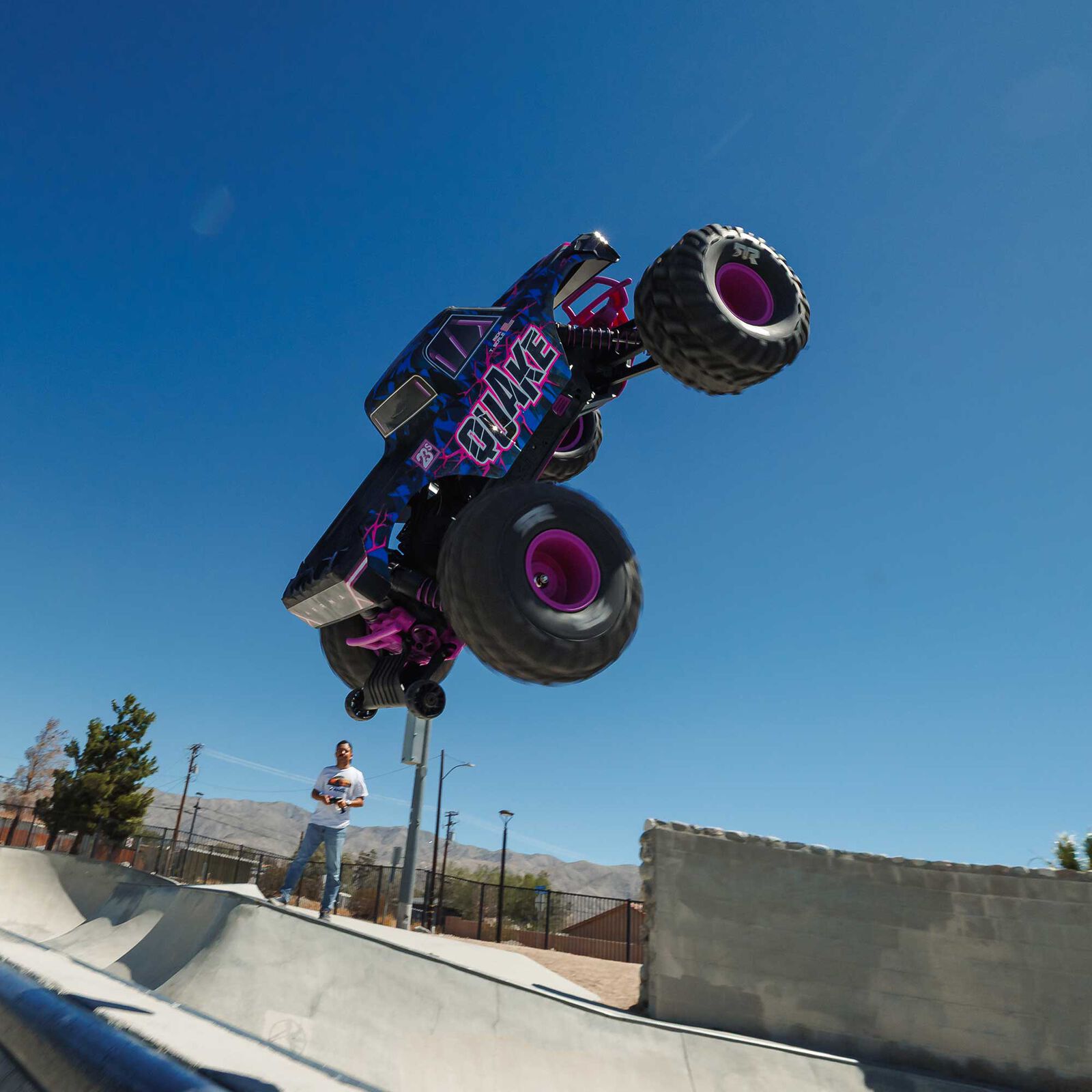 Arrma 1/10 QUAKE 223S DSC 2WD RTR Brushless Monster Truck, Purple - 16