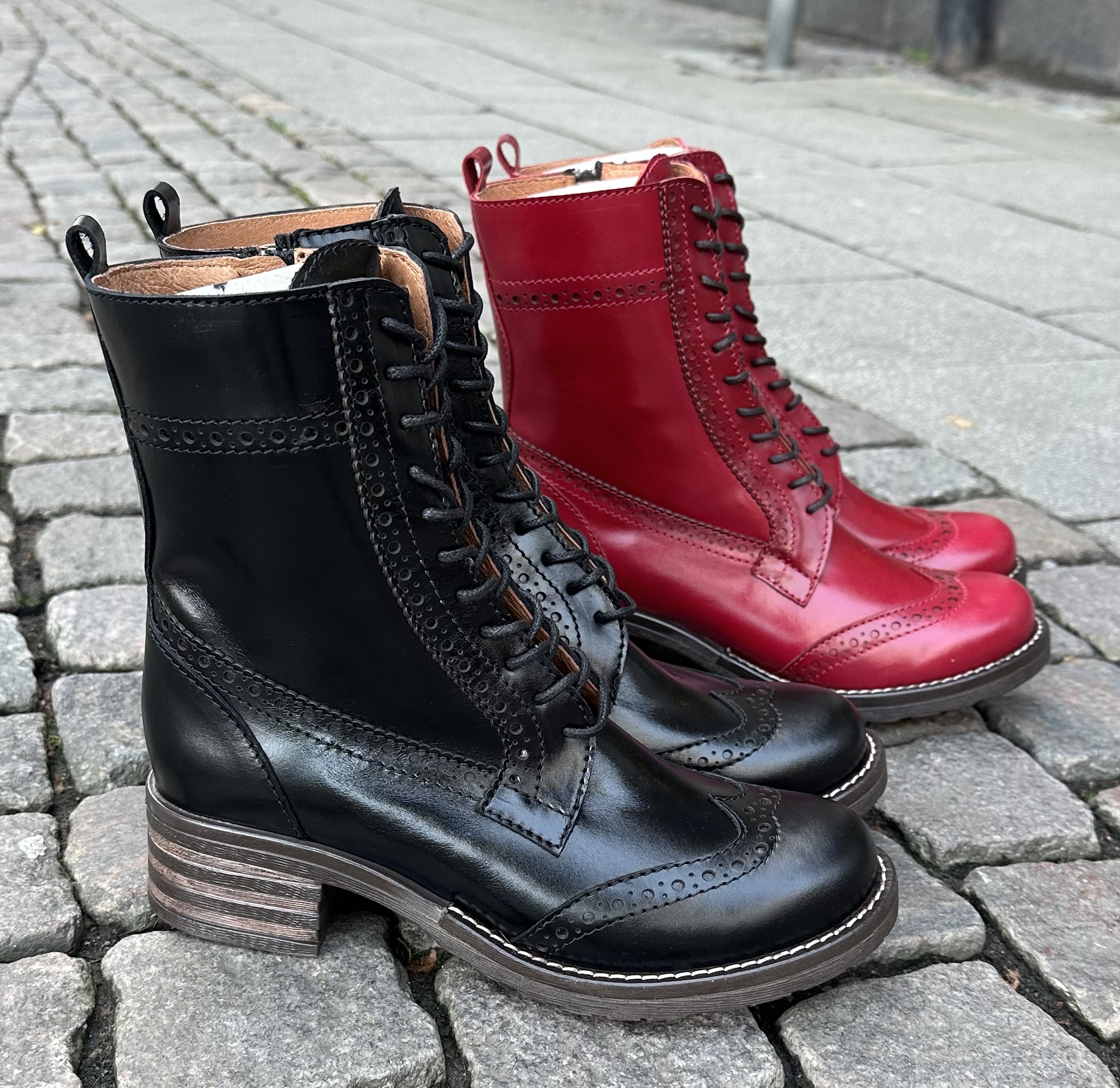 Brako snörkängor med brogues modell Military, naturgarvat skinn, svart - 5
