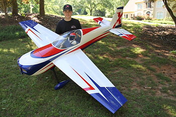 Extreme Flight 105.5inch Slick 580 EXP - Red/White/Blue 2,67m