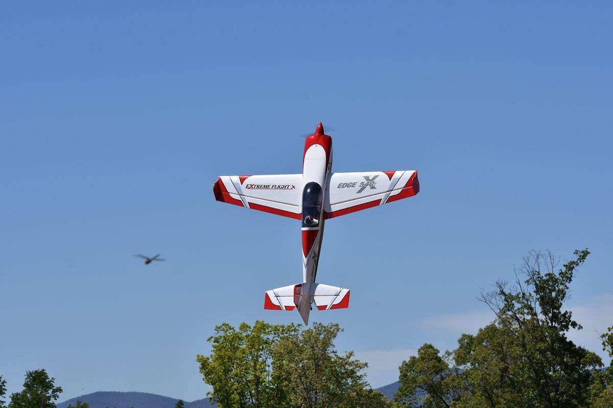 Extreme Flight 85inch Edge 540 - Red/White 2,15m - 4