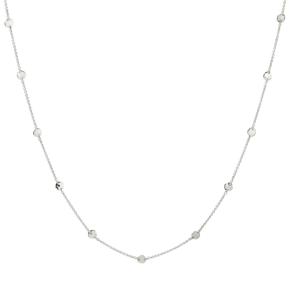Syster P Solea halsband silver, kedja med hamrade länkar i återvunnet sterling­silver, visad mot ljus bakgrund i närbild.