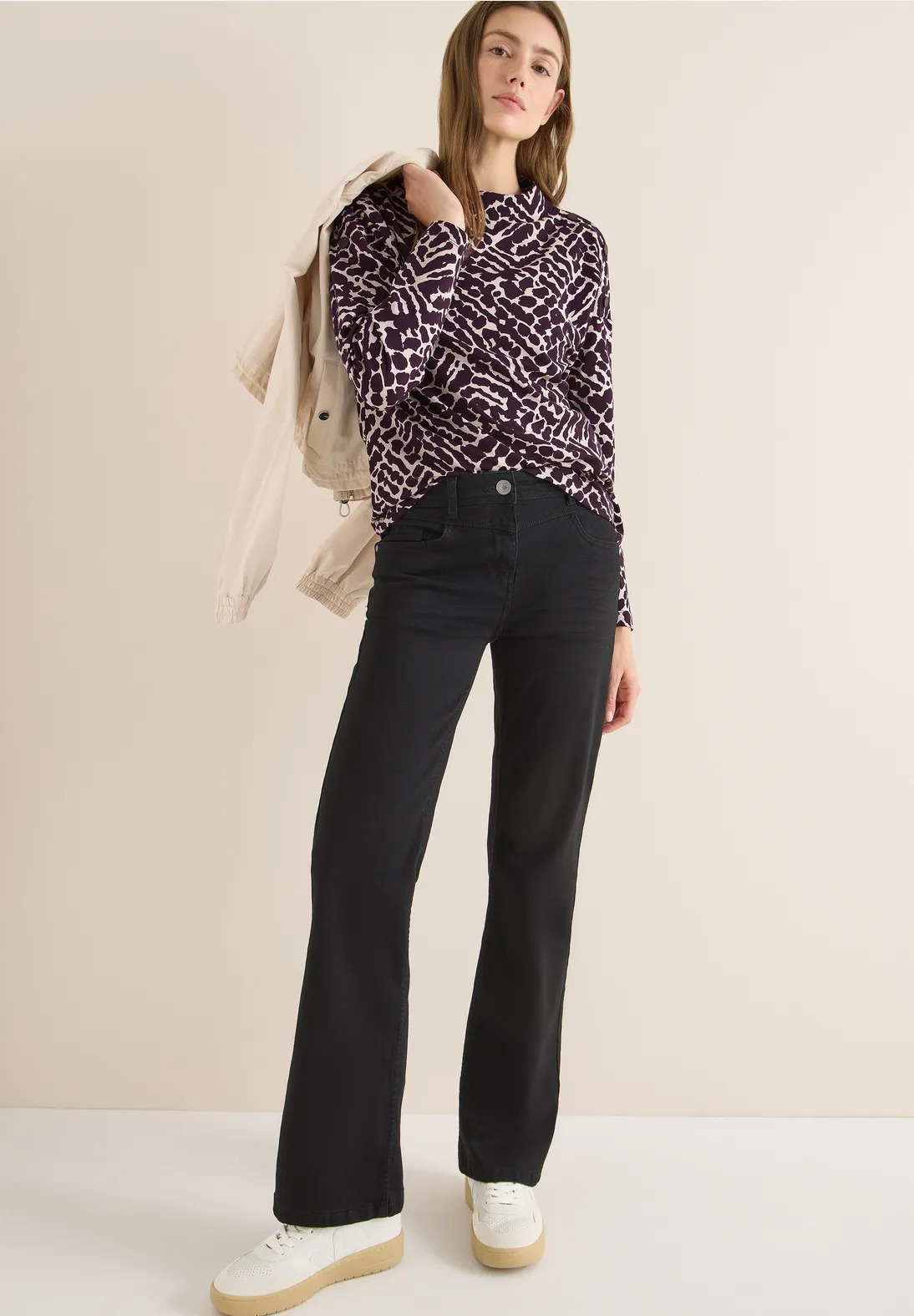 Medium AOP Button Funnel Neck - Cecil - 3