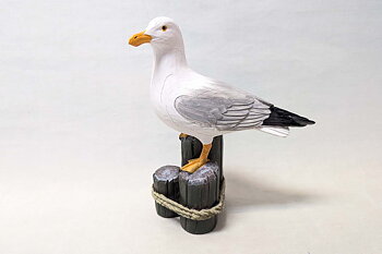 Gull on piles 24x20 cm