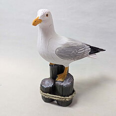 Gull on piles 24x20 cm