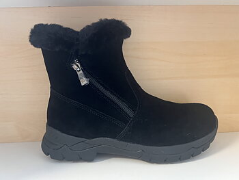 DAM-KÄNGA med dubbar,  Stål och gummidubbar (så det går bra att gå in i butiker med dom) Svart mocka med syntetfoder med lurv på skaftet. Två dragkedjor.