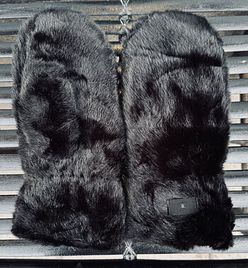 Vantar Fluffy - svart