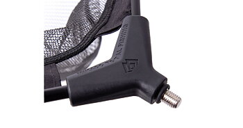 Universal bracket with threaded rod for loose net handles. Ideal for specimen fishing. A rubber baitcaster