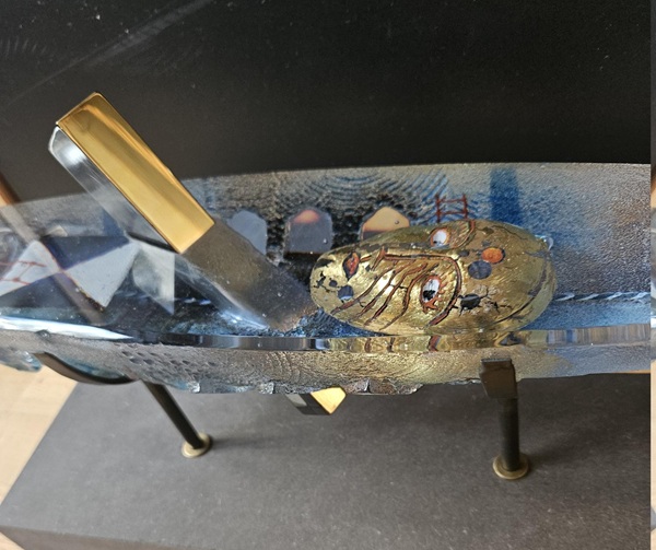 Boat Intruder Gold Head and Rod - 10