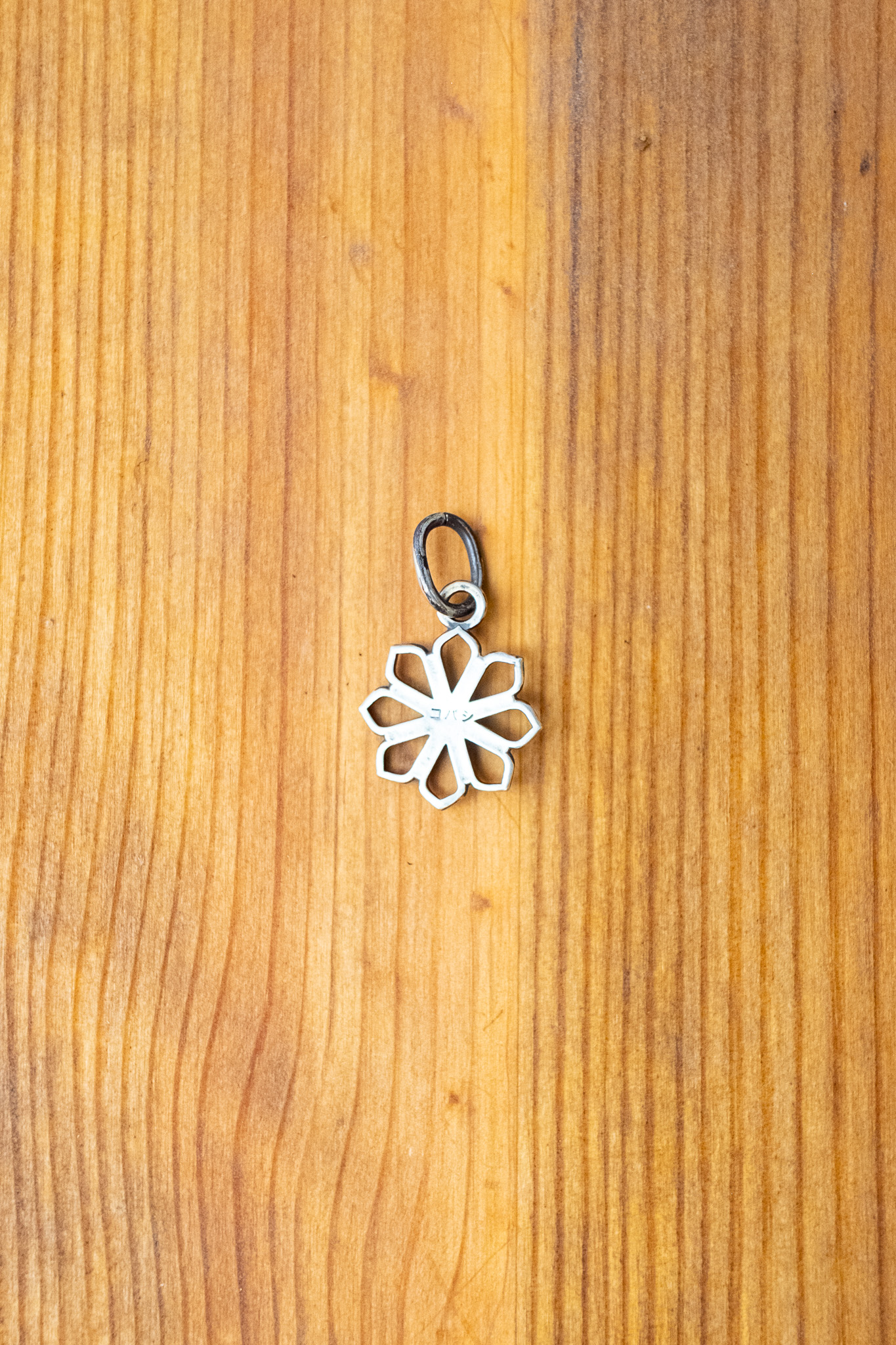 Kobashi Studio - Yatsu-Giku Charm Silver/Shippo Ao - 3