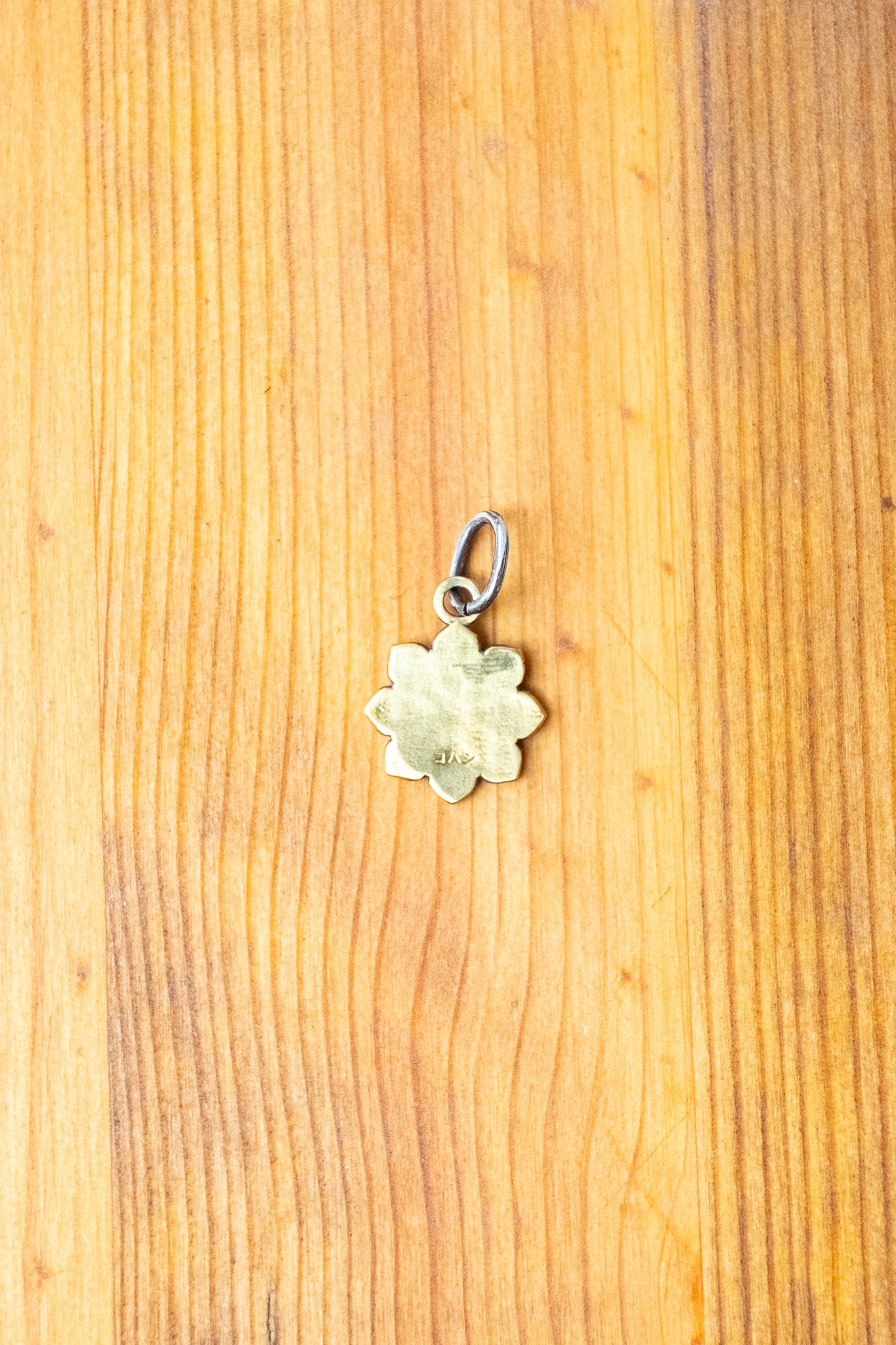 Kobashi Studio - Yatsu-Giku Kikumon Charm Brass/Silver - 3