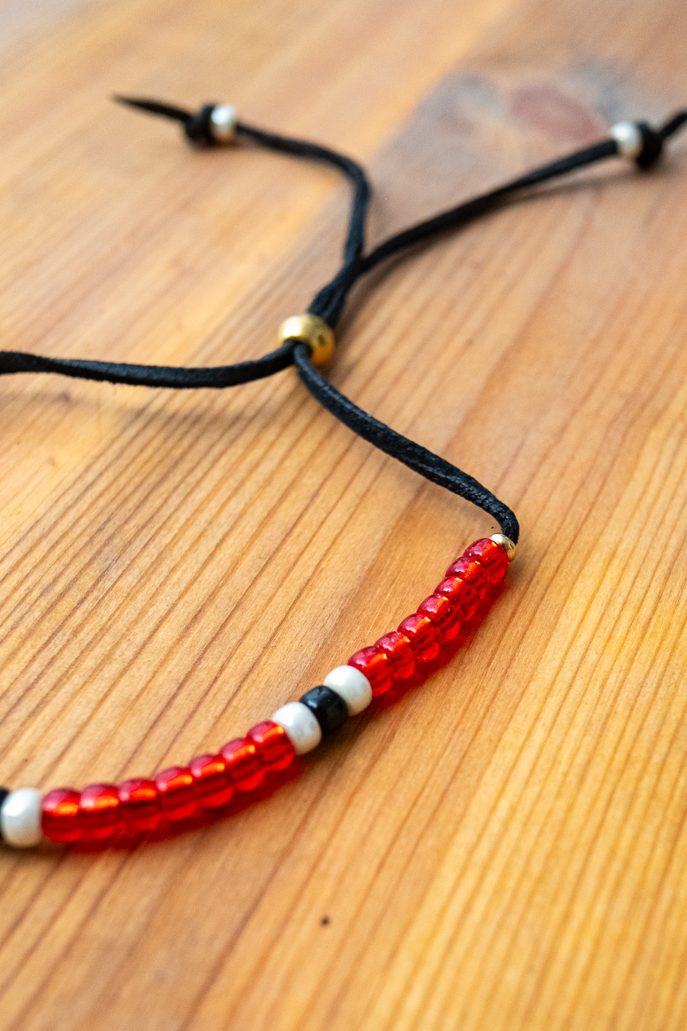 Kobashi Studio - Japanesee Beads Bracelet 5mm Red/Off-White/Black - 4