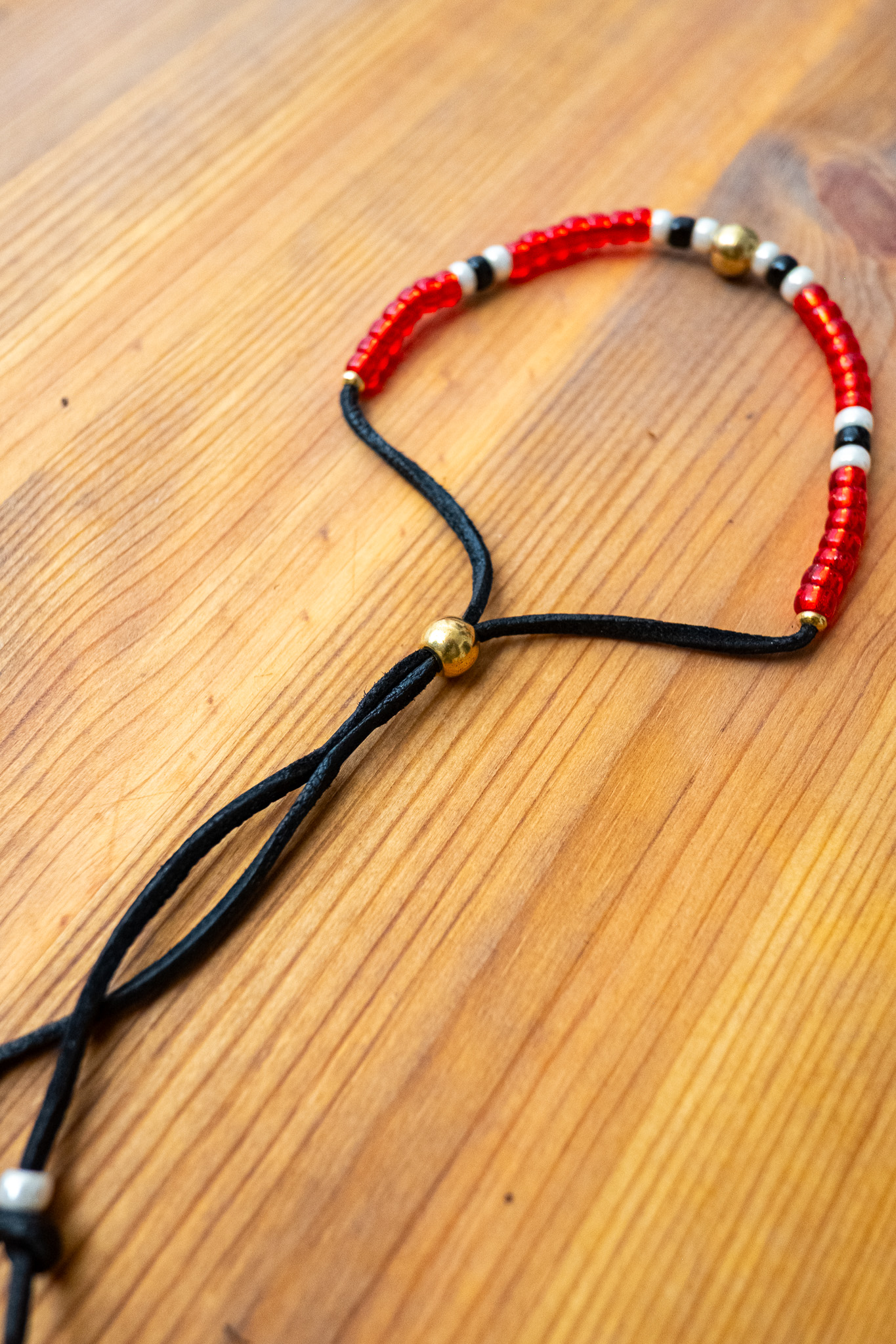 Kobashi Studio - Japanesee Beads Bracelet 5mm Red/Off-White/Black - 2