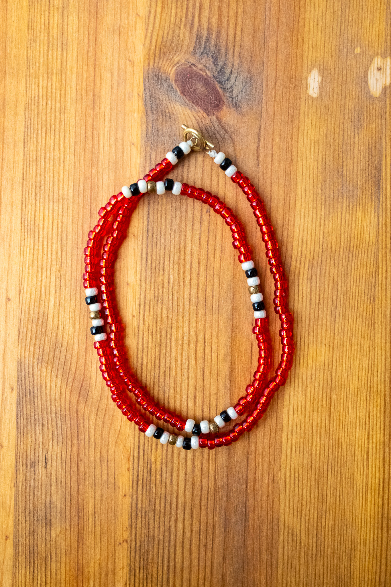 Kobashi Studio - Japanesee Beads Necklace 5mm Red/Off-White/Black - 5