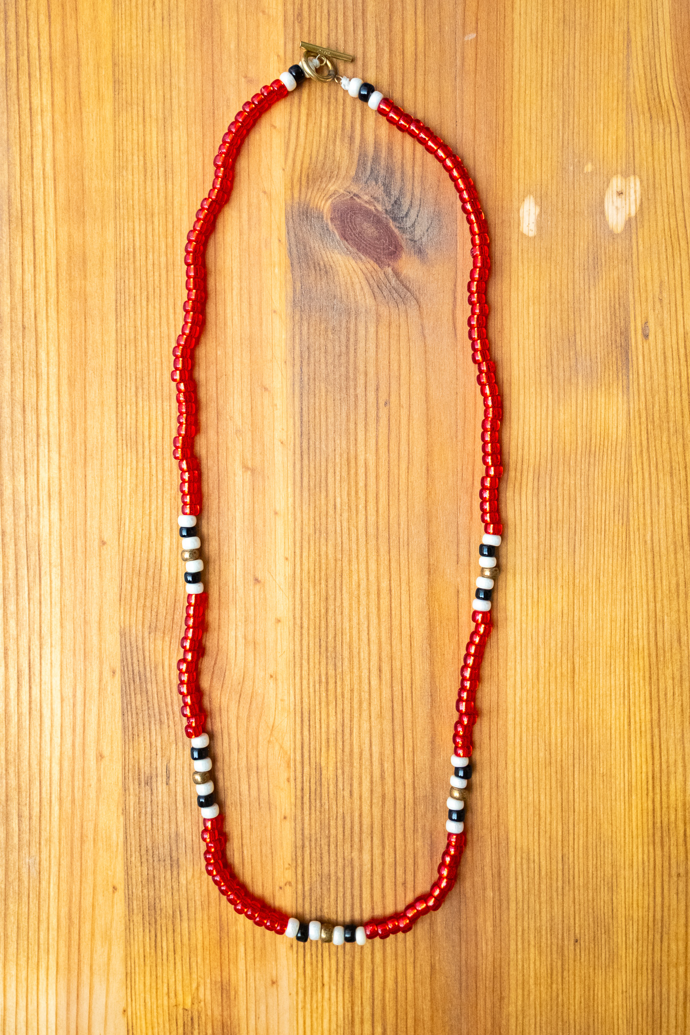 Kobashi Studio - Japanesee Beads Necklace 5mm Red/Off-White/Black