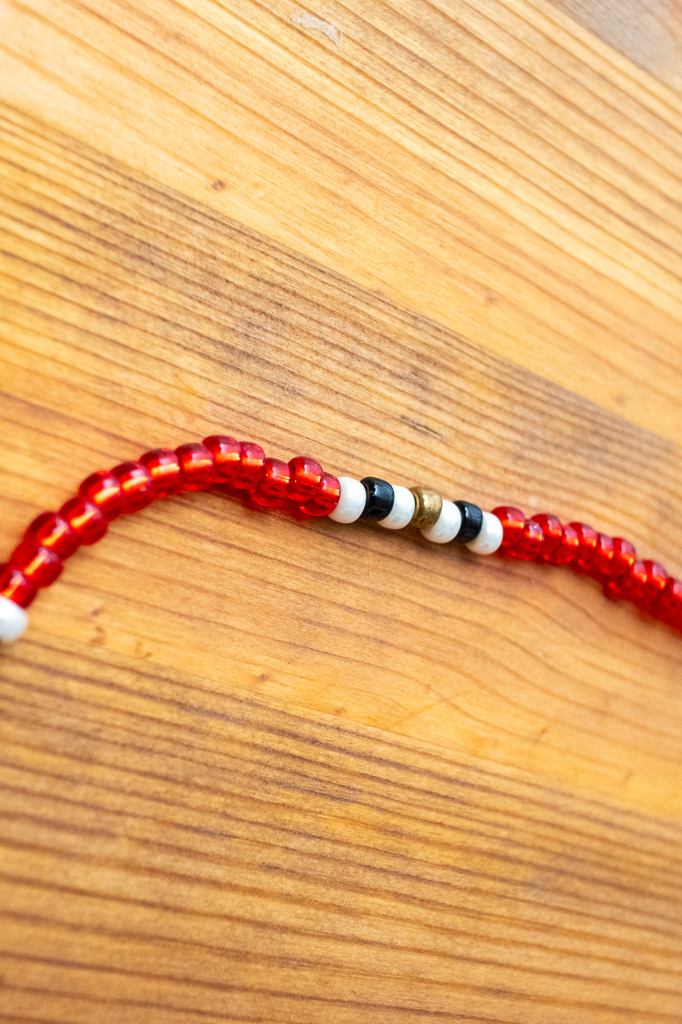 Kobashi Studio - Japanesee Beads Necklace 5mm Red/Off-White/Black - 2