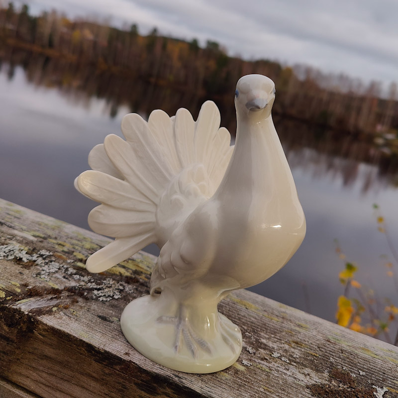 Fågel skulptur i porslin