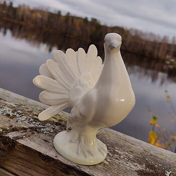 Fågel skulptur i porslin
