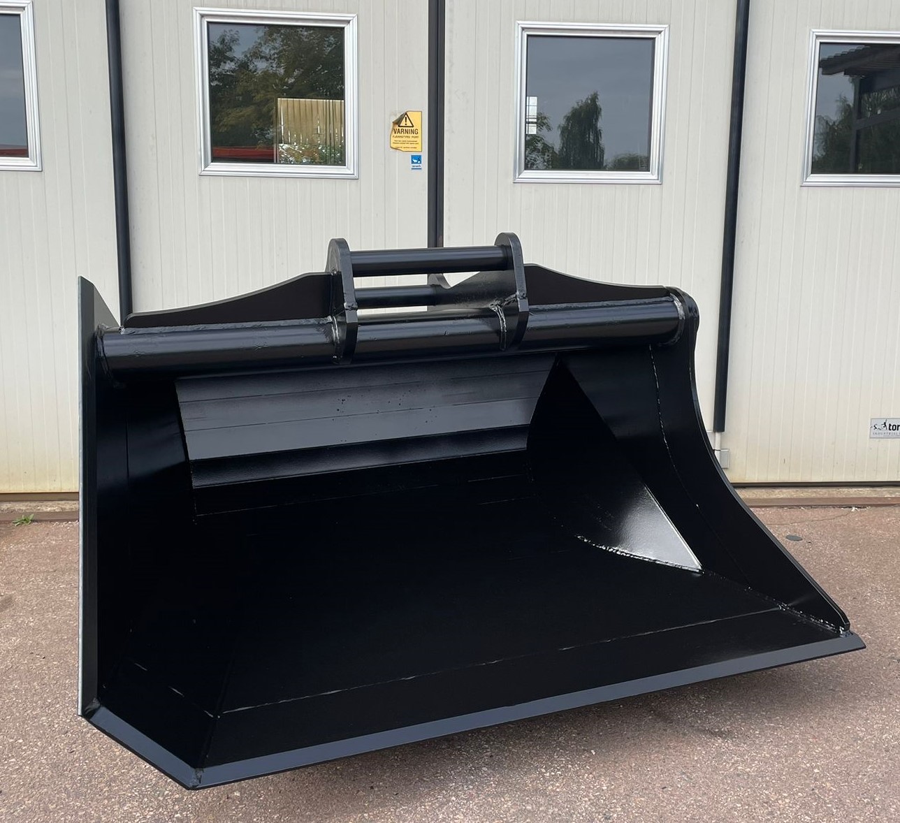 Vägverksskopa tre i en 650 liter, bredd 150 cm. S60, B20, SMP2 - 5