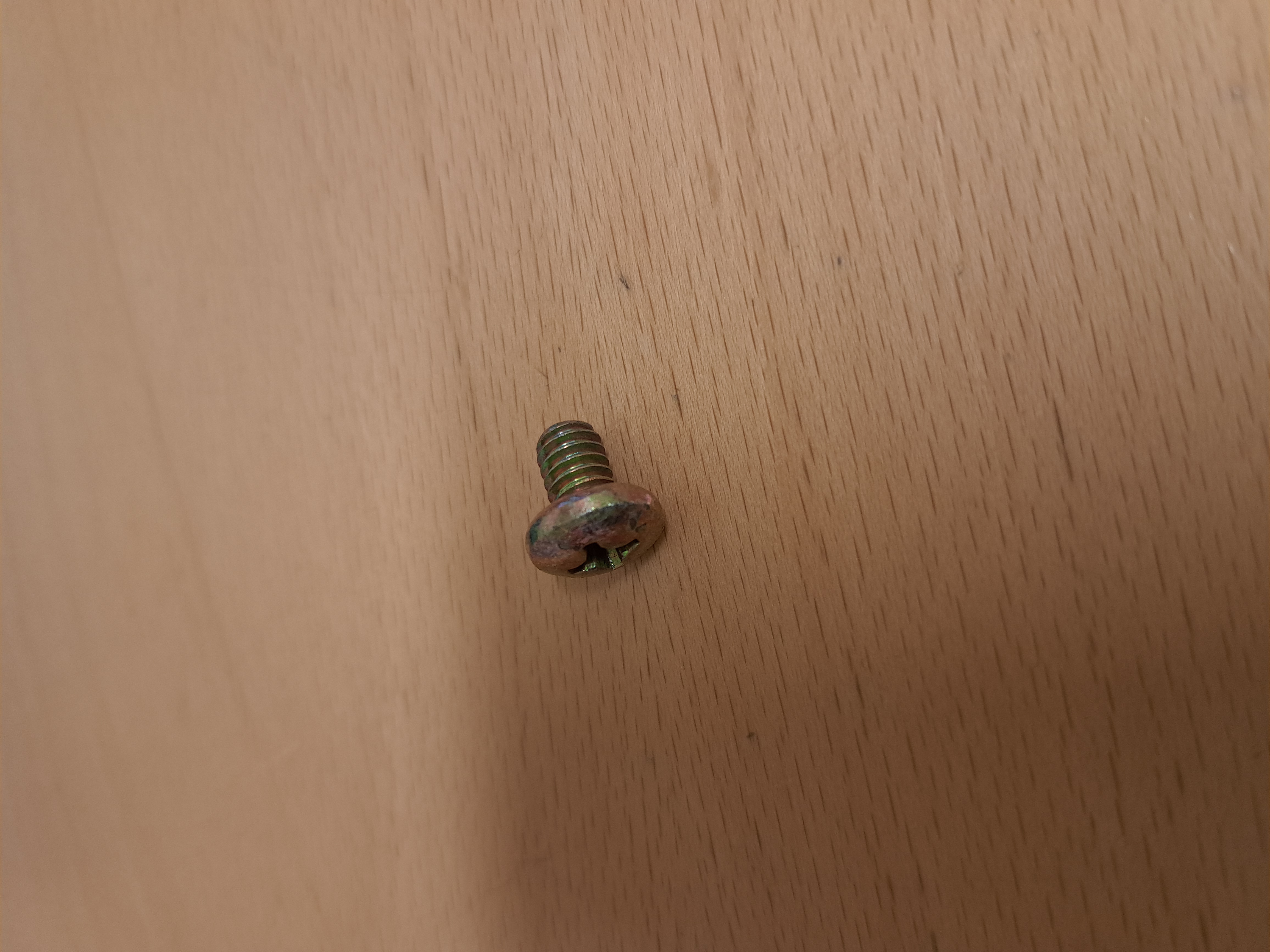 Cross recessed screw