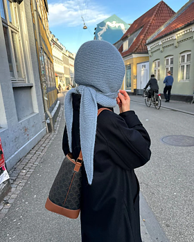 PetiteKnit Sophie Hood (17 m rätstick st 5)