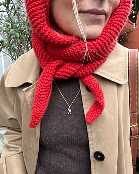 PetiteKnit Sophie Hood (17 m rätstick st 5)