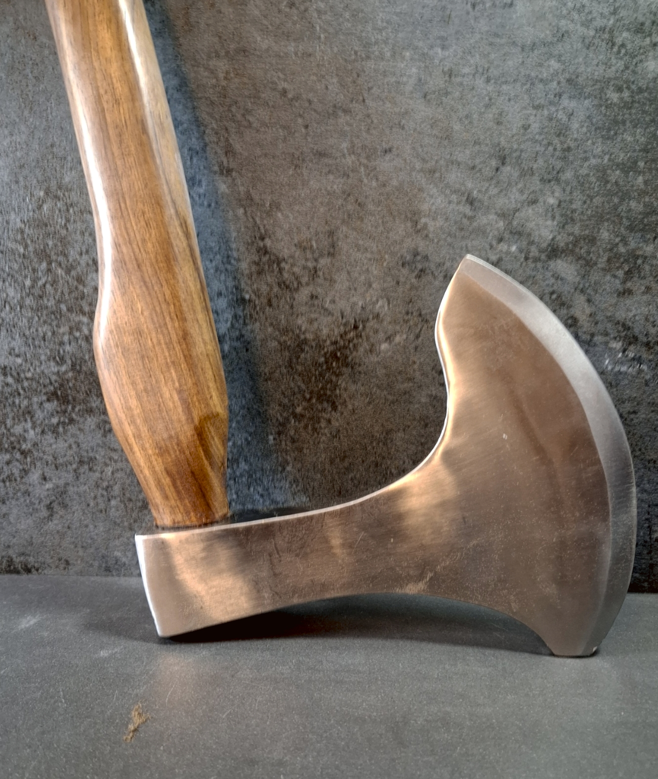 Executioners yxa  i Putsad  Kolstål   -60cm - 2