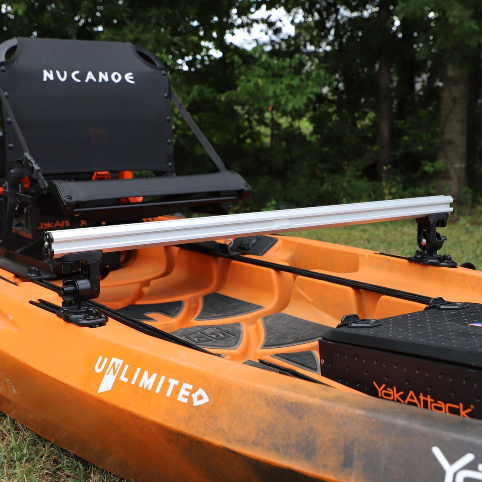 Yakattack 26 tum / 66 cm Command Center Crossbar, med Zero Play LockNLoad™-spårmonteringsadapter - 5