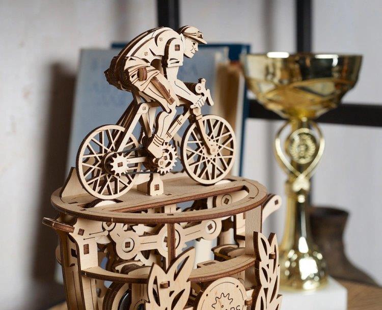Ugears Automaton Cyklist - 12