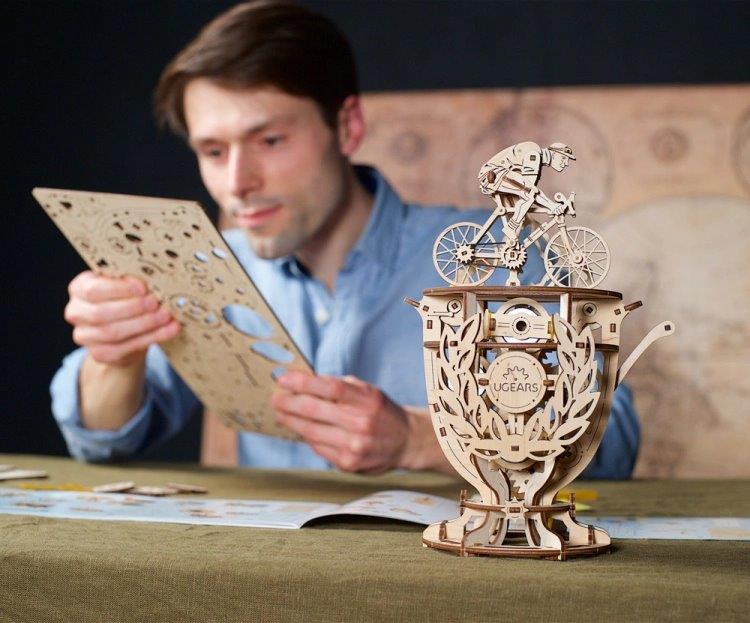 Ugears Automaton Cyklist - 11