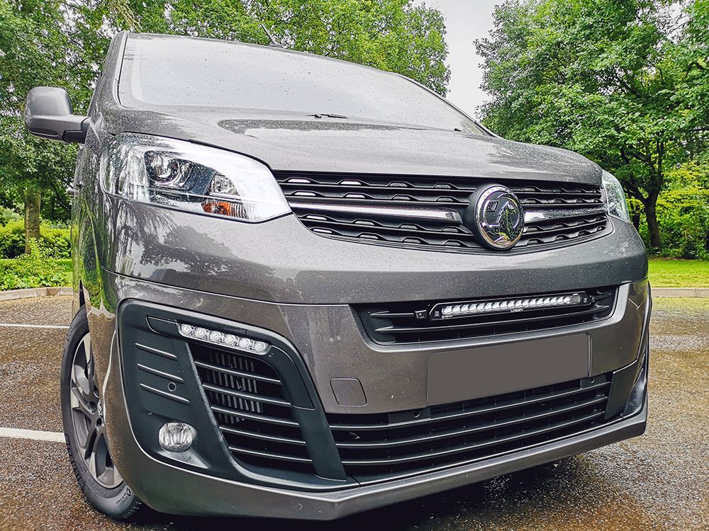 Opel Vivaro 2019+ Grille Kit - Linear 18 Elite I-LBA - 4