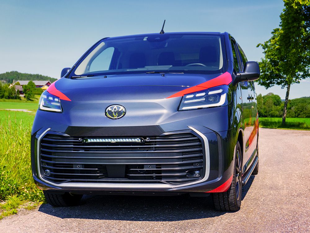 Toyota Proace 2023+ Grille Kit - Linear 18 Elite - 7