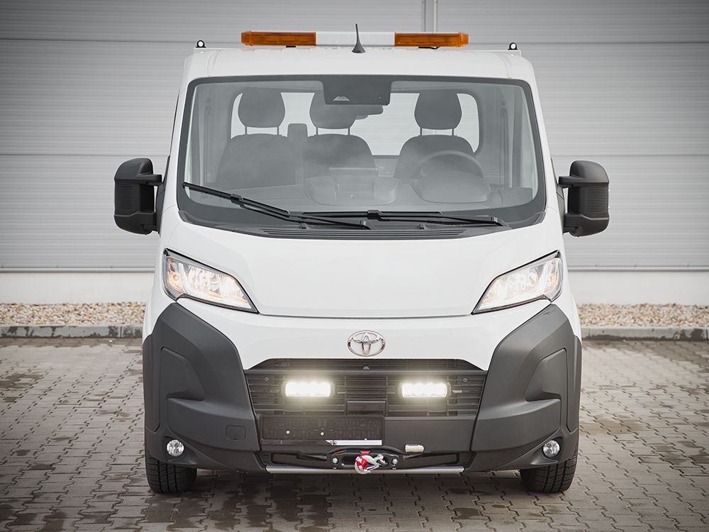 Toyota Proace Max 2023+ Grille Kit - Triple-R 750 - 7