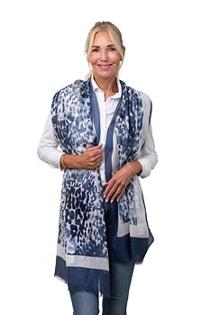 Mönstrad sjal i siden & kashmir, säljs på Hospitalsgatan  