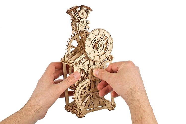 Ugears Engine Clock - 7