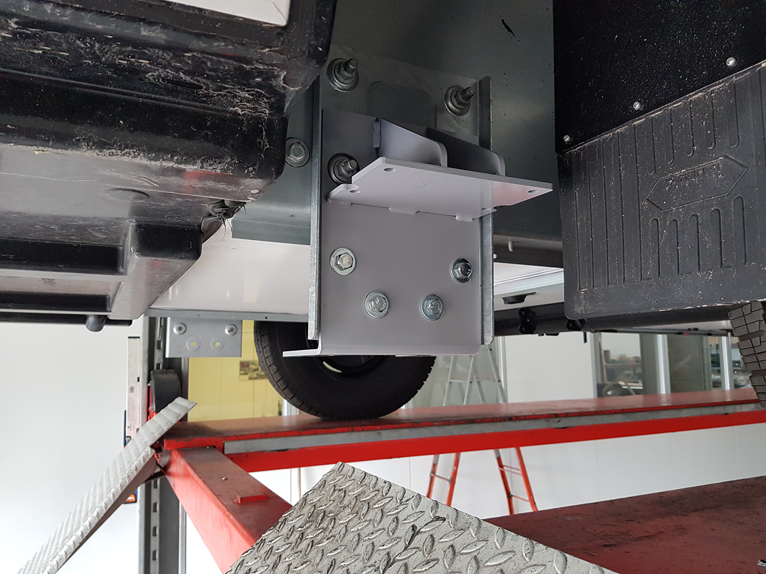 Chassiadapter Mercedes. Monteringssats fram/bak Tesa elektriska stödben med autolift - 2