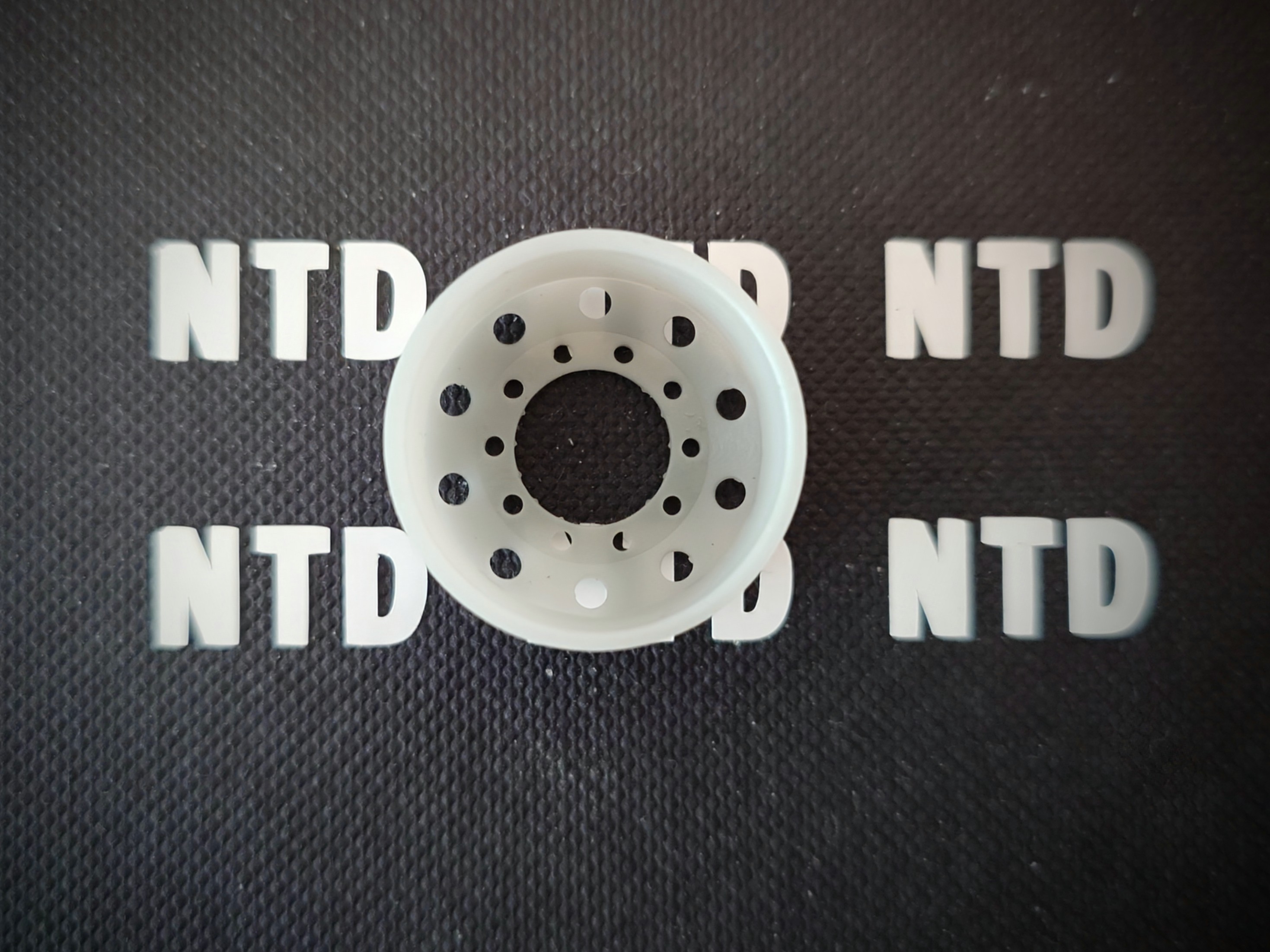 Alcoa Delade bakfälgar  till en axel 8 delar  (Inga bultar/muttrar.  Behövs 10 pack för varje Ytterfälg)