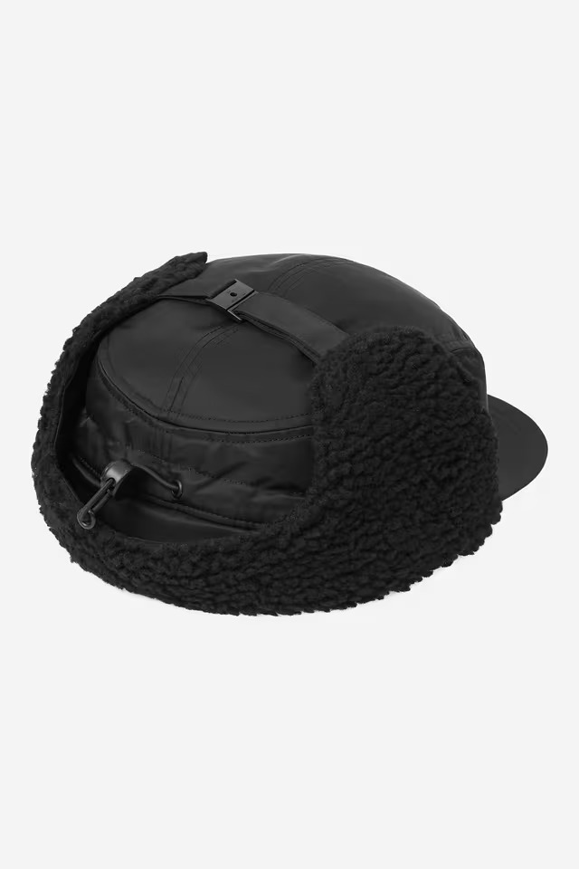 Carhartt WIP Oltera Vinterkeps med Öronskydd Black  - 3