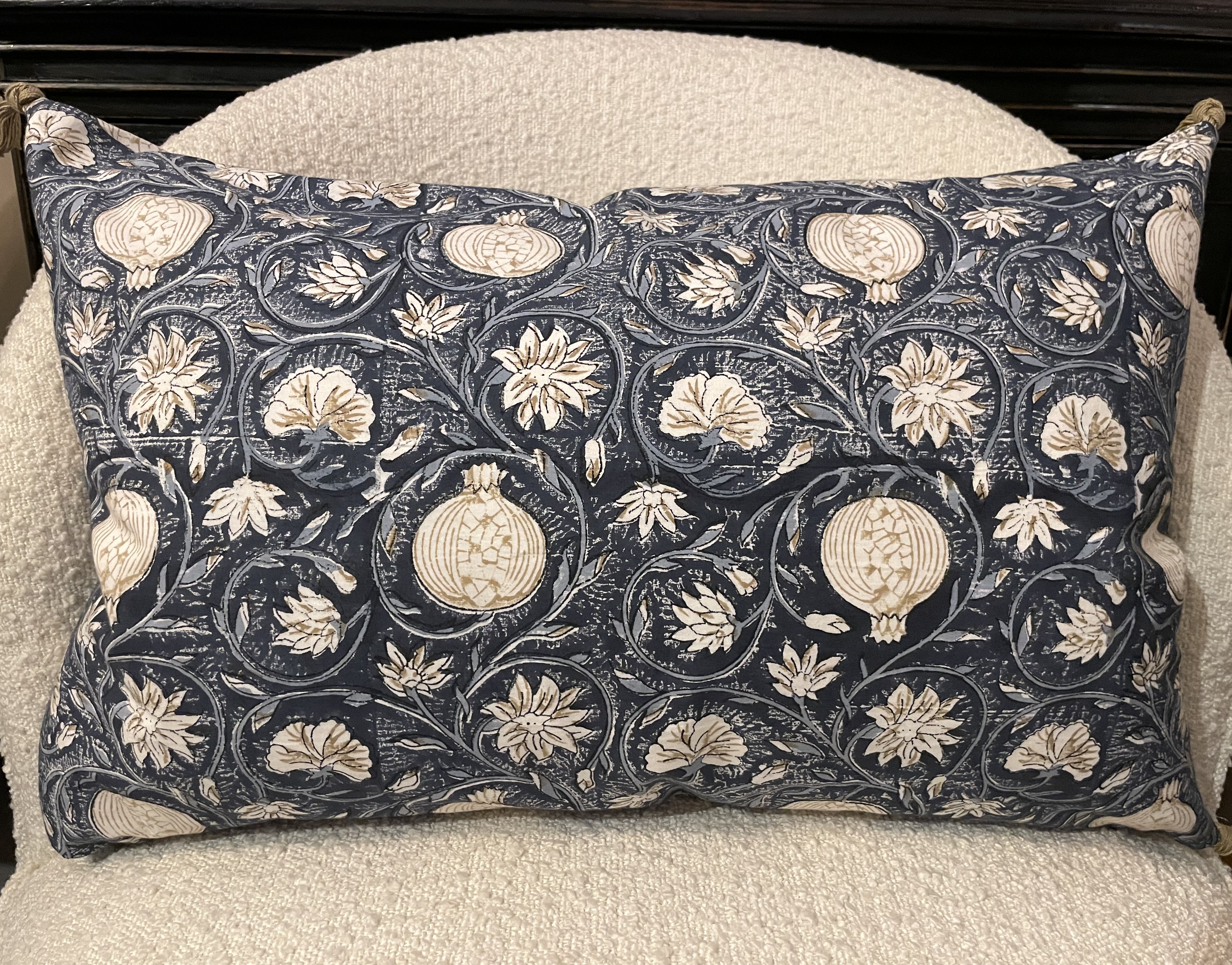 Cushion w. tassel - Tangier Pomegranate - Blue 